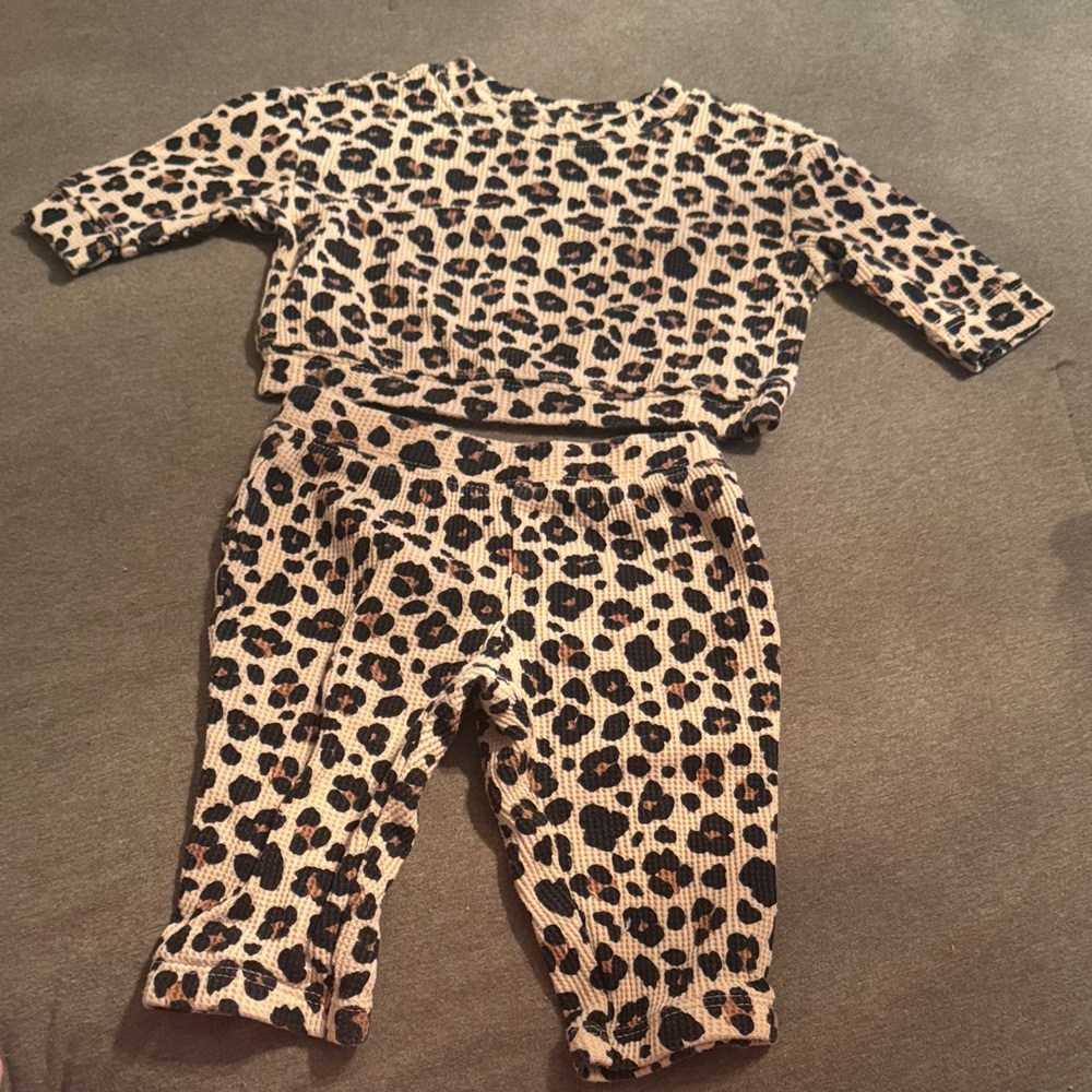 Cat and jack leopard cheetah print matching set 0-3 months